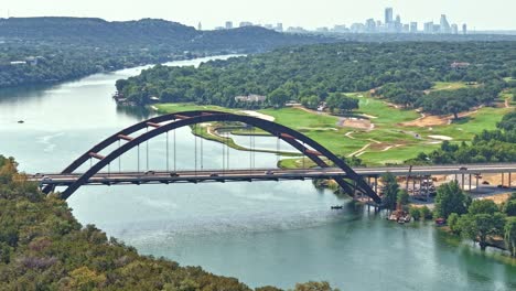 hiper-lapso del icónico puente penny backer en austin