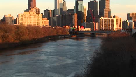 A-Pan-Up-From-The-River-During-The-Goldenhour-Captures-The-Striking-Beauty-Of-Some-Of-Centercity-Chicago'S-Renowned-Skyscrapers