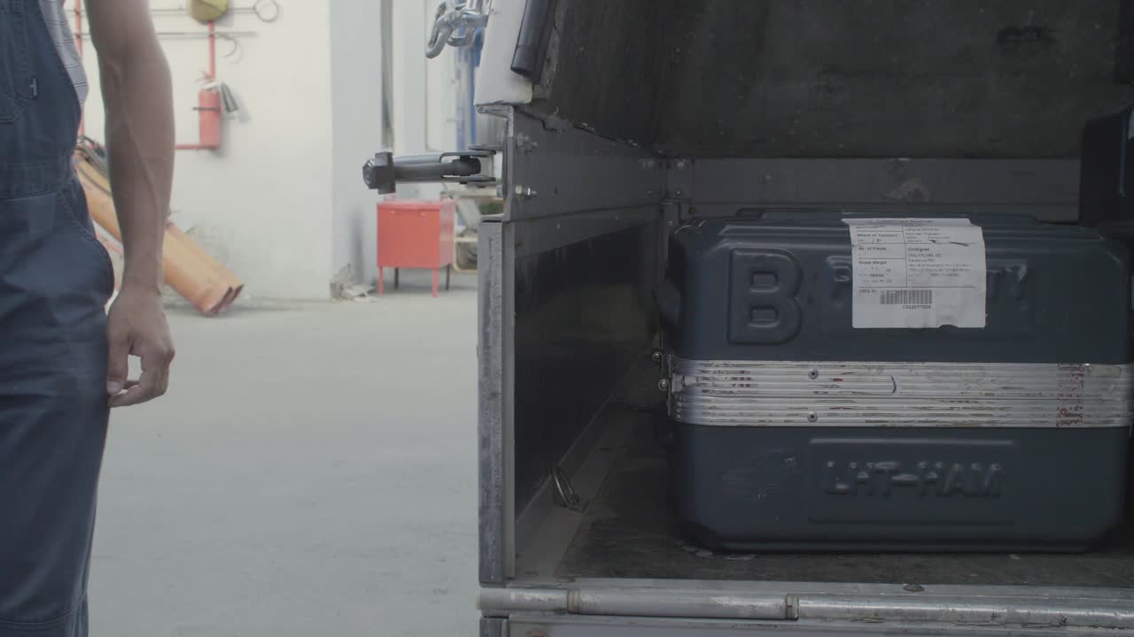 carga y descarga de carga de un vehículo