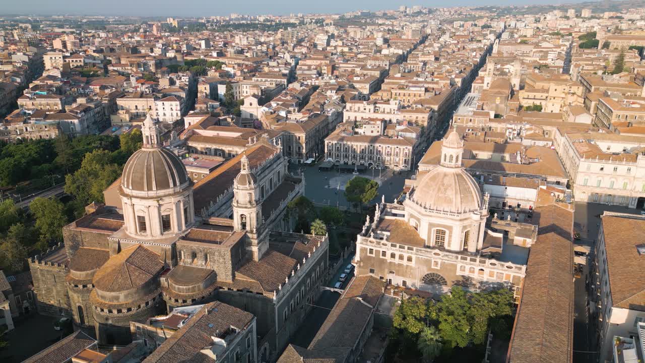Beautiful Orbiting Drone Shot Abvoe Catania's Main Piazza