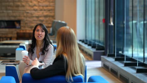 Business-people-interacting-with-each-other-in-office-4k