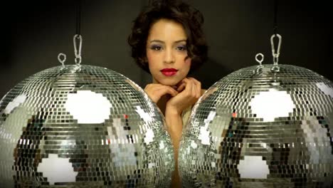 woman discoball solo 062