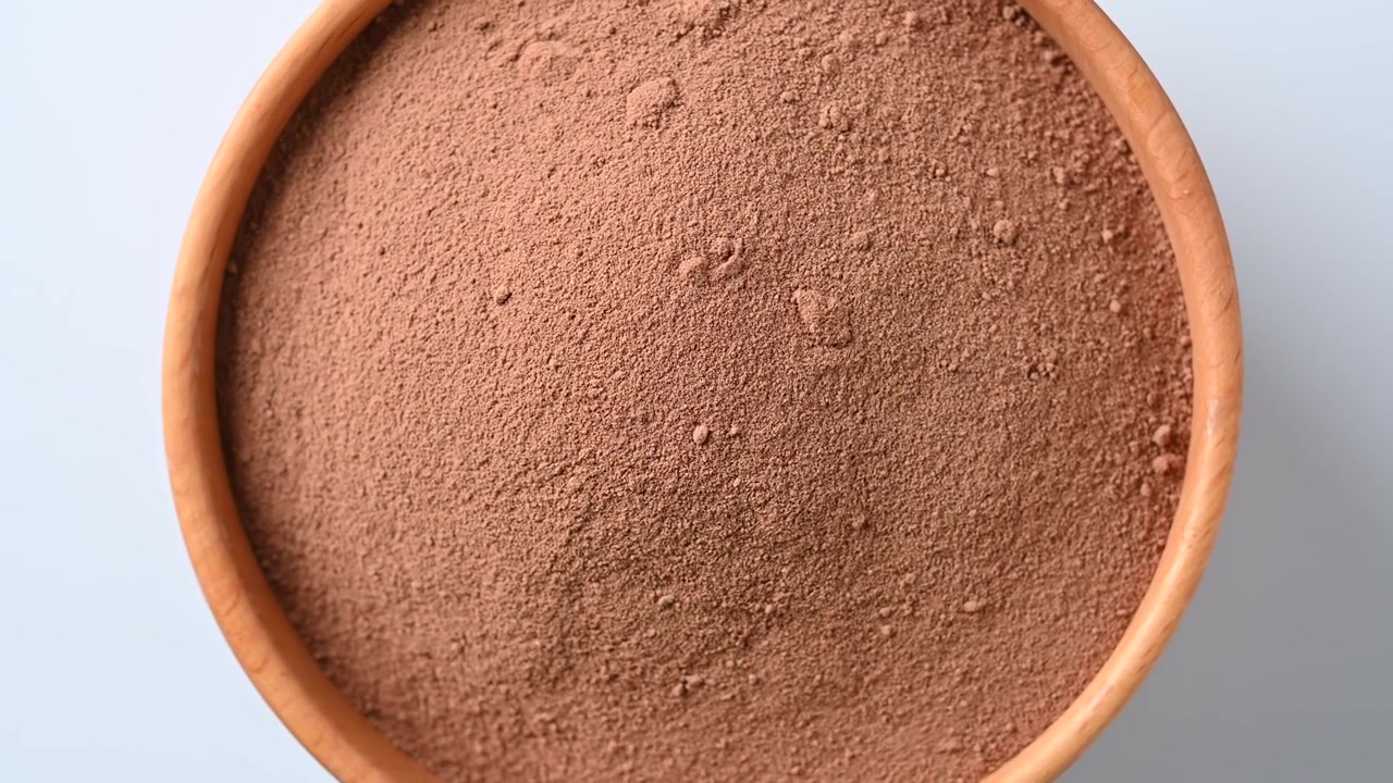 Ciotola rotante di cacao in polvere