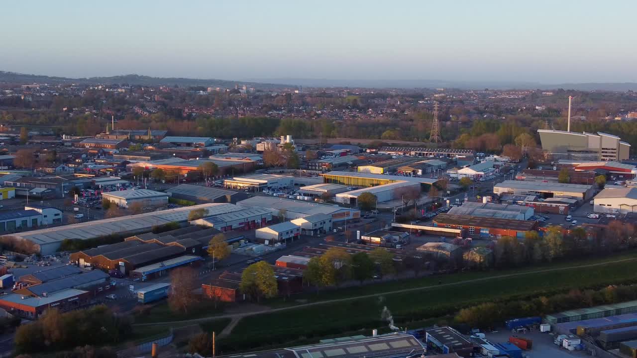 영국의 엑세터 폐기물 회수 시설의 조감도 옆 돌리