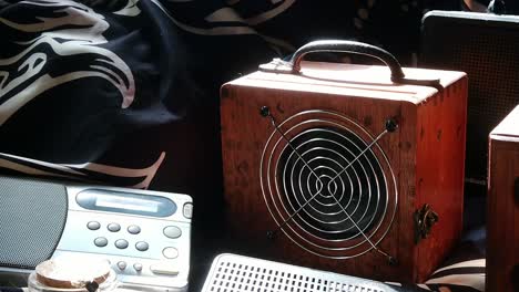 Paranormal-investigation-spirit-and-ghost-box-electronic-communication-equipment