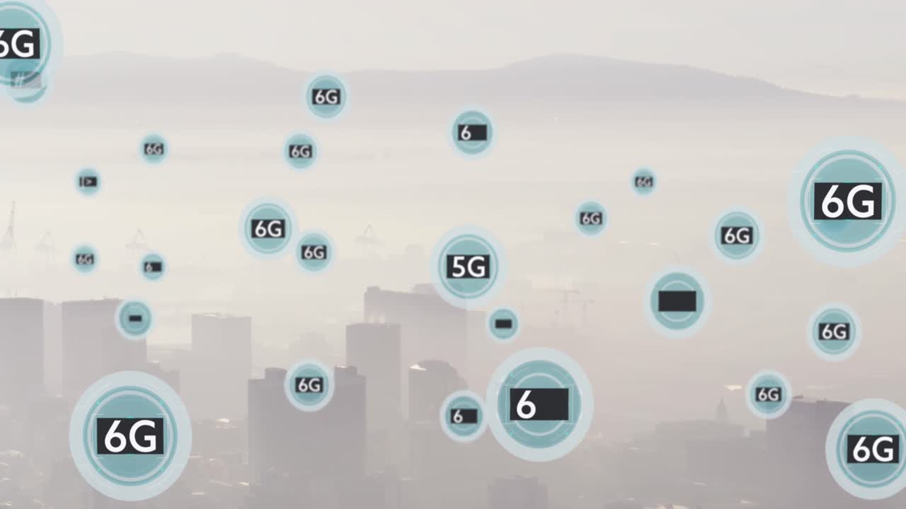 다중 5g 및 6g 텍스트 배너의 애니메이션은 도시 풍경의 공중 전망에 대해 떠 있습니다.