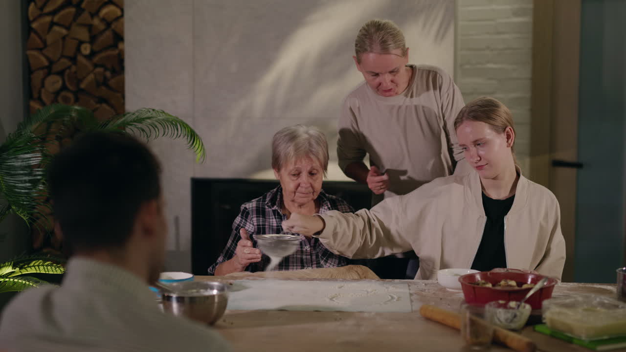 가족 들 이 함께  을 는 것