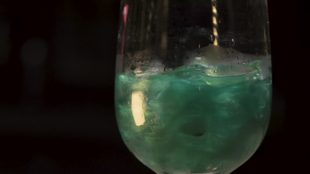 cóctel verde refrescante