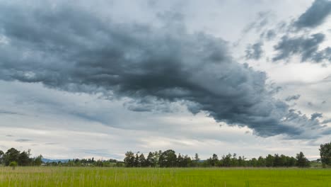 se acerca una tormenta en suiza.