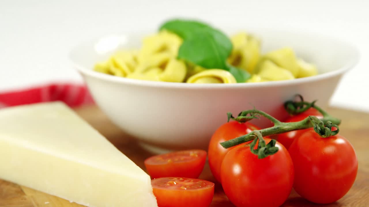 체리 토마토와 파스타 그 ⁇