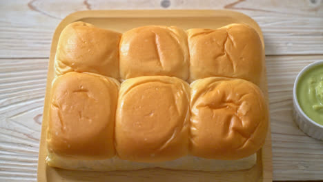 bread with thai pandan custard  on plate