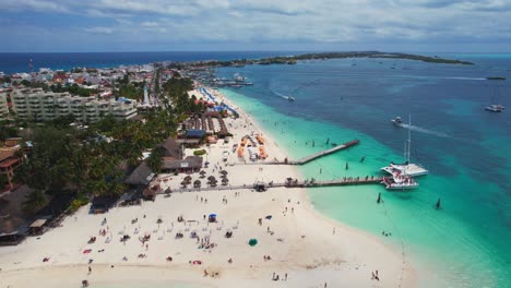 Beautiful-Beach-Scenery-With-Blue-Sea-Off-Mexico-Playa-Norte,-4K-Drone-Flyover