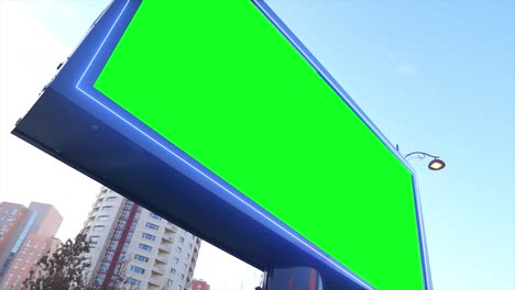 도시, 도시 생활에 대한 녹색 스크린 광고판, 빈 광고 패널, 마케팅을 위한 배너, 크로마 키 빈 표지판.