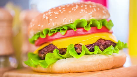 Leckerer-Und-Appetitlicher-Hamburger-Cheeseburger