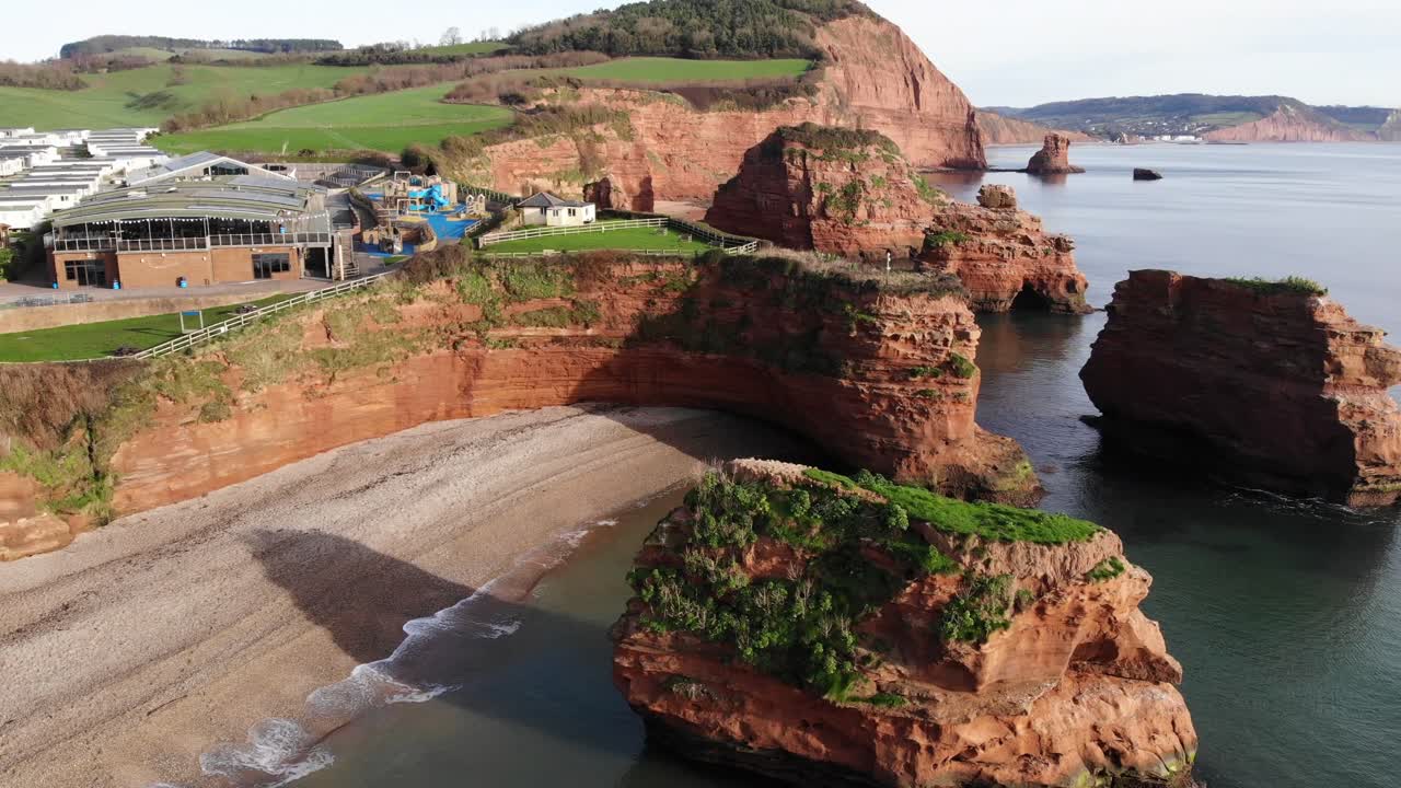 라드람 만과 해변, 바다 스택과 관점의 조감도