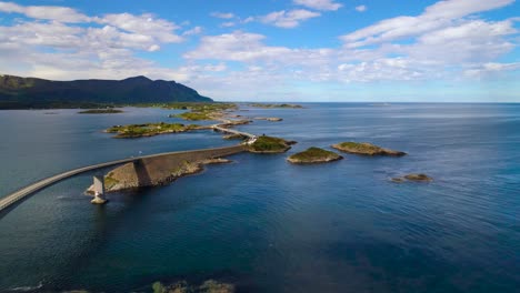 Imágenes-Aéreas-De-La-Carretera-Del-Océano-Atlántico-Noruega