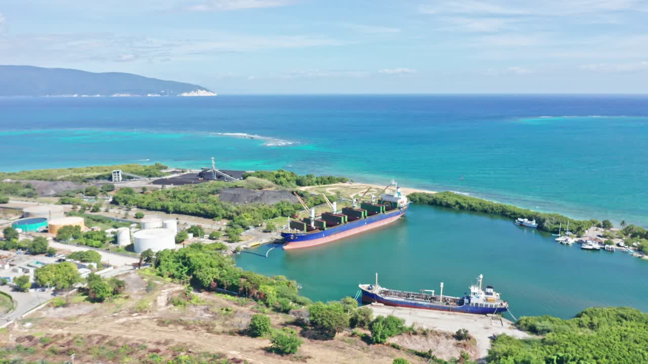 도미니카 공화국의 푸에르토 데 바라오나 지방의 탁 트인 전망 - 공중 촬영