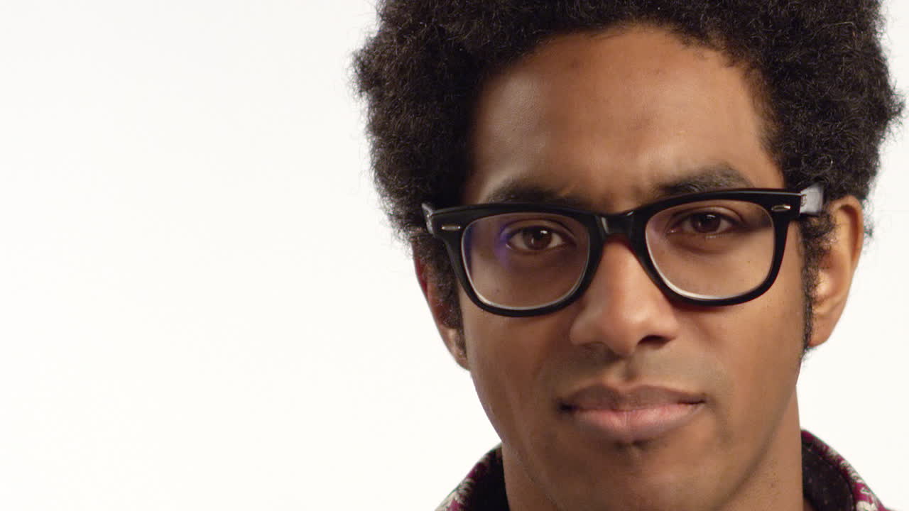 cu joven ajusta lentes