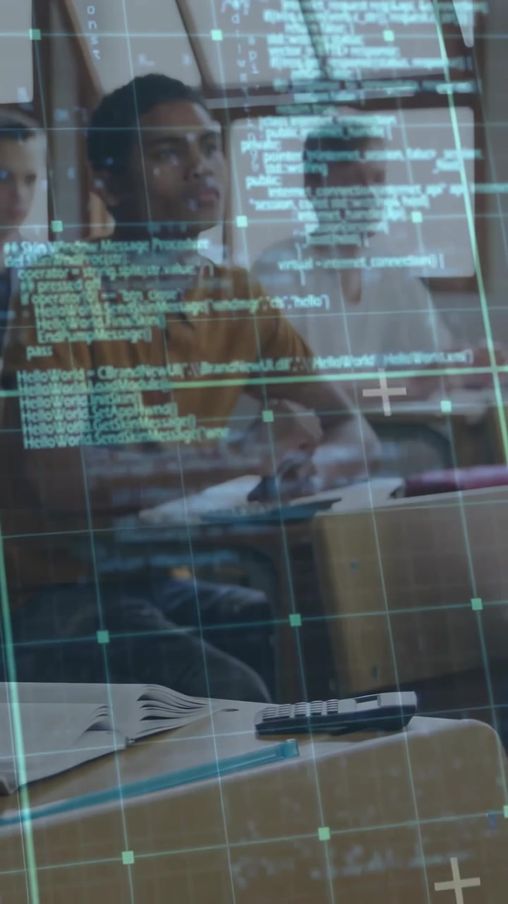 Vídeo vertical: Estudante ajustando e fazendo anotações, com sobreposição de grade HUD e código em um contexto educacional.