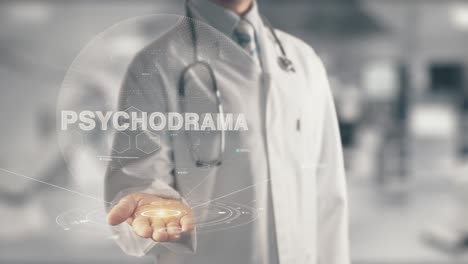 médico con el psicodrama en la mano