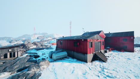 Vista-Aérea-De-La-Estación-Antártica-En-La-Antártida