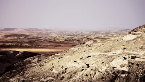 Montañas-Del-Arco-Iris-En-La-Mañana-Nublada