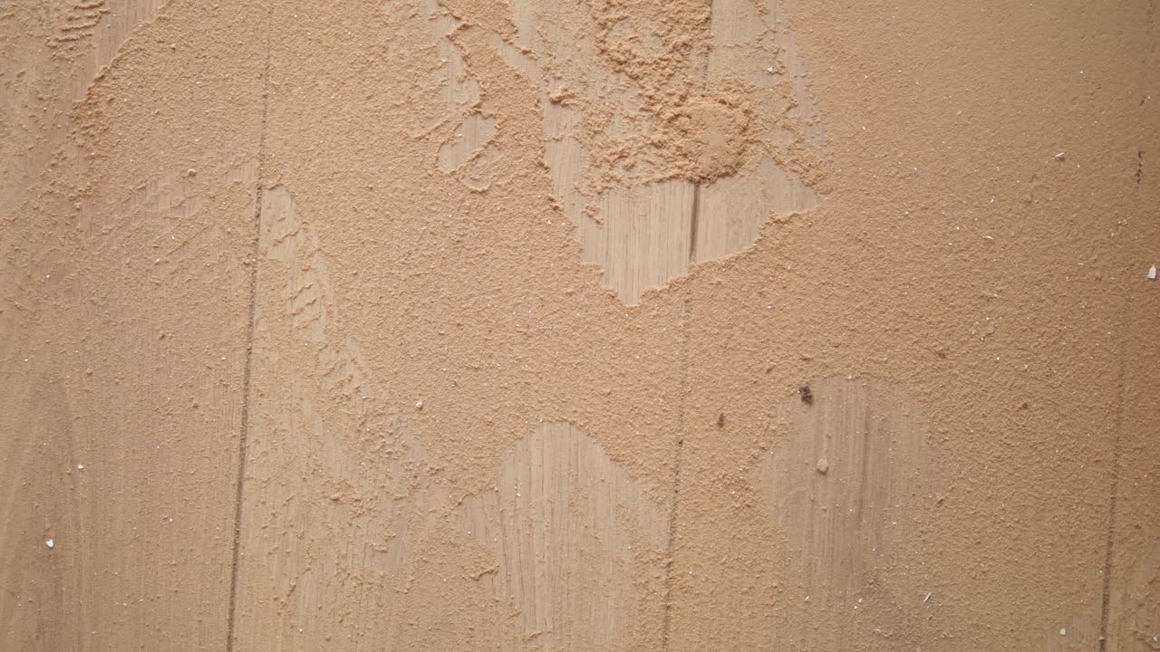 suelo de madera con aserradura