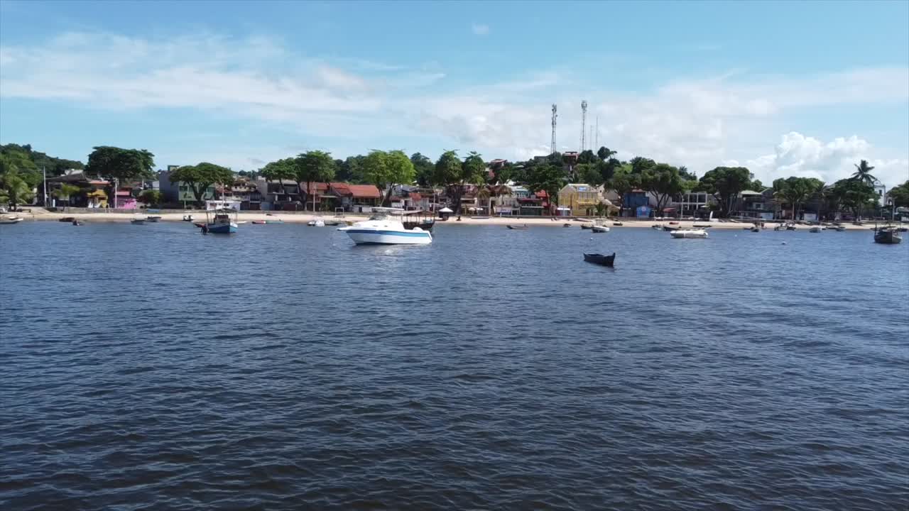 itacare, brasil por drone 4k océano atlántico brasileño desde el cielo-8