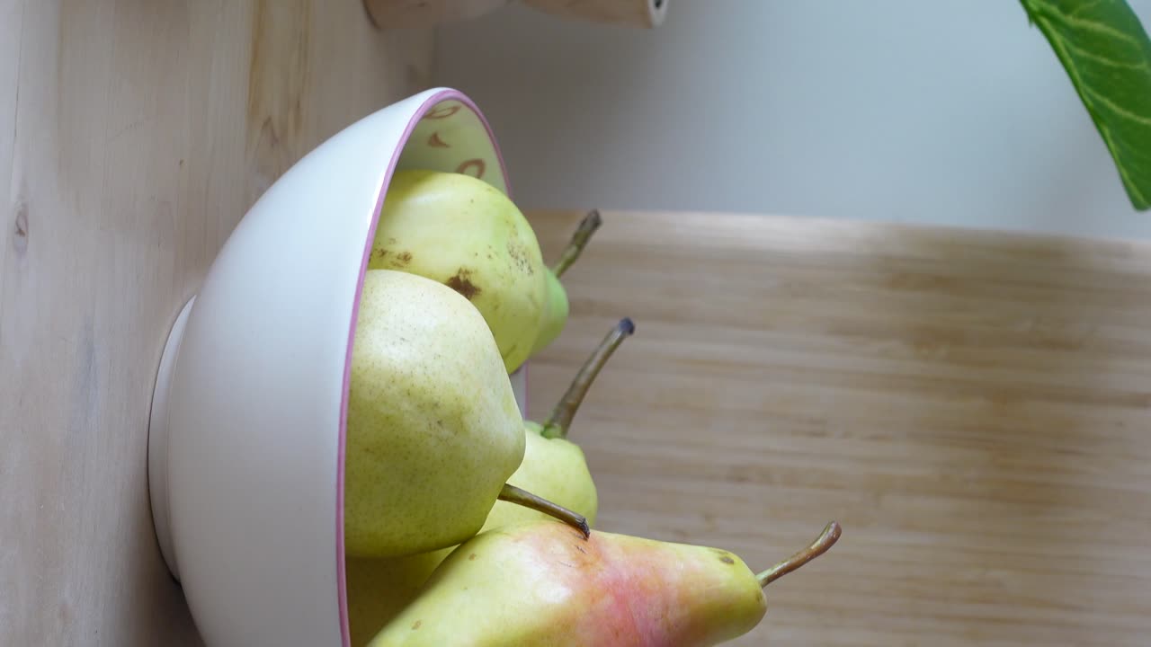 peras en un tazón