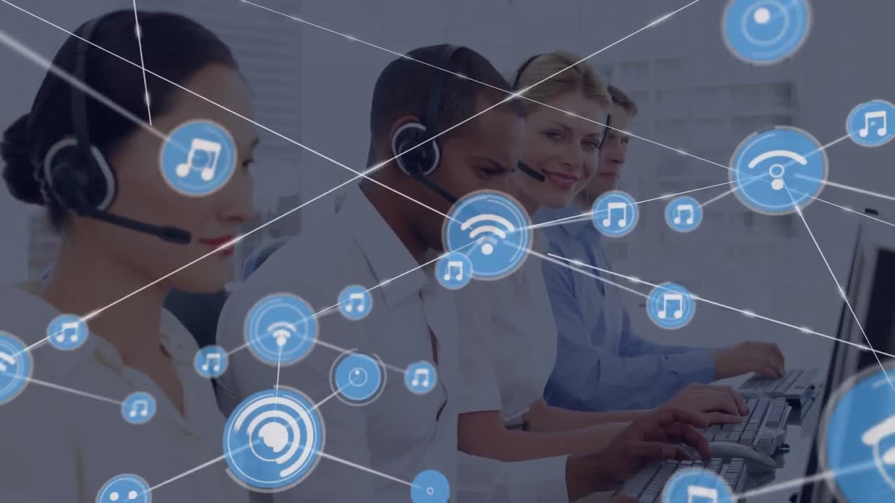 animación de una red de iconos digitales sobre diversas personas de negocios hablando en auriculares de teléfono