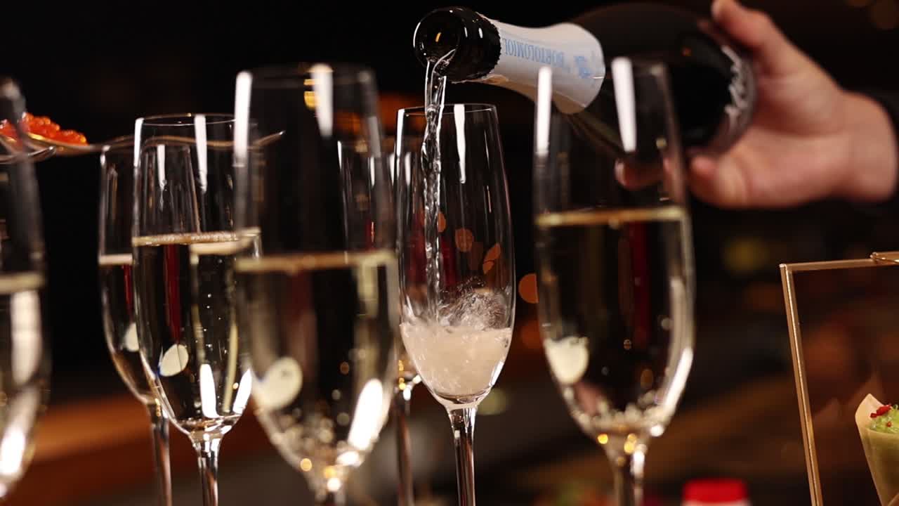 tostadas de champán con caviar