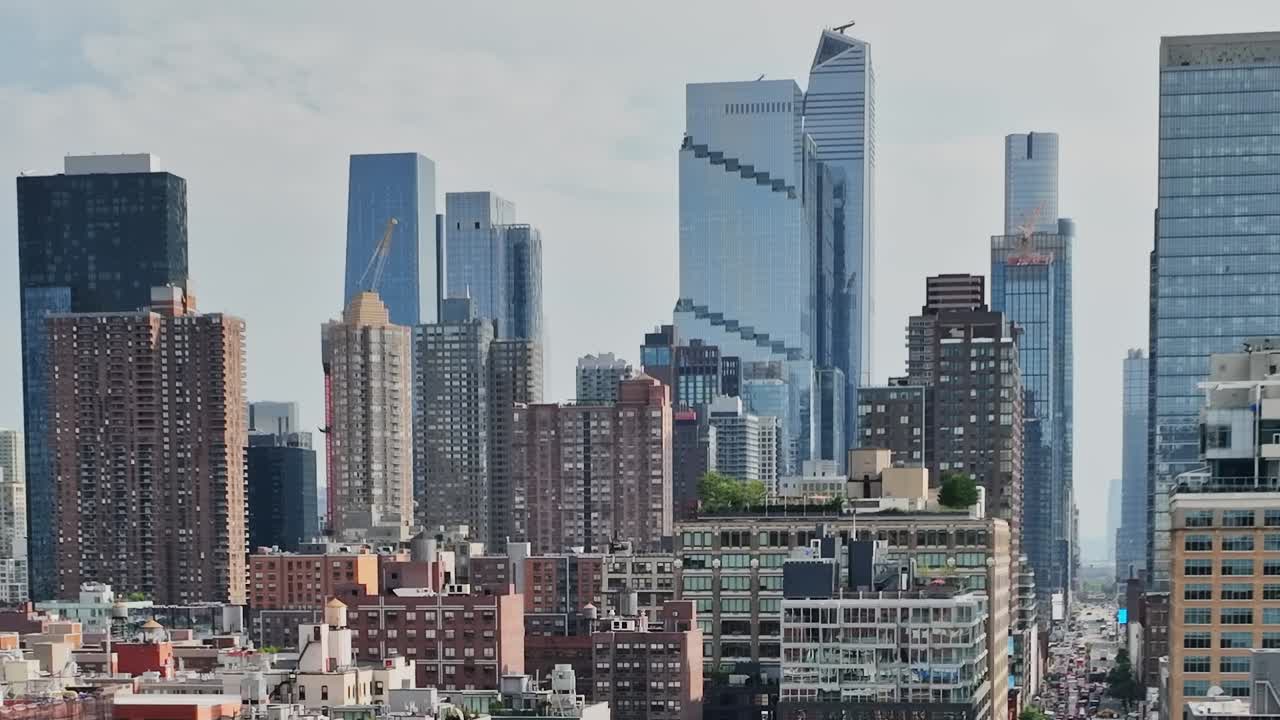 Skyline view of New York City showcasing modern architecture