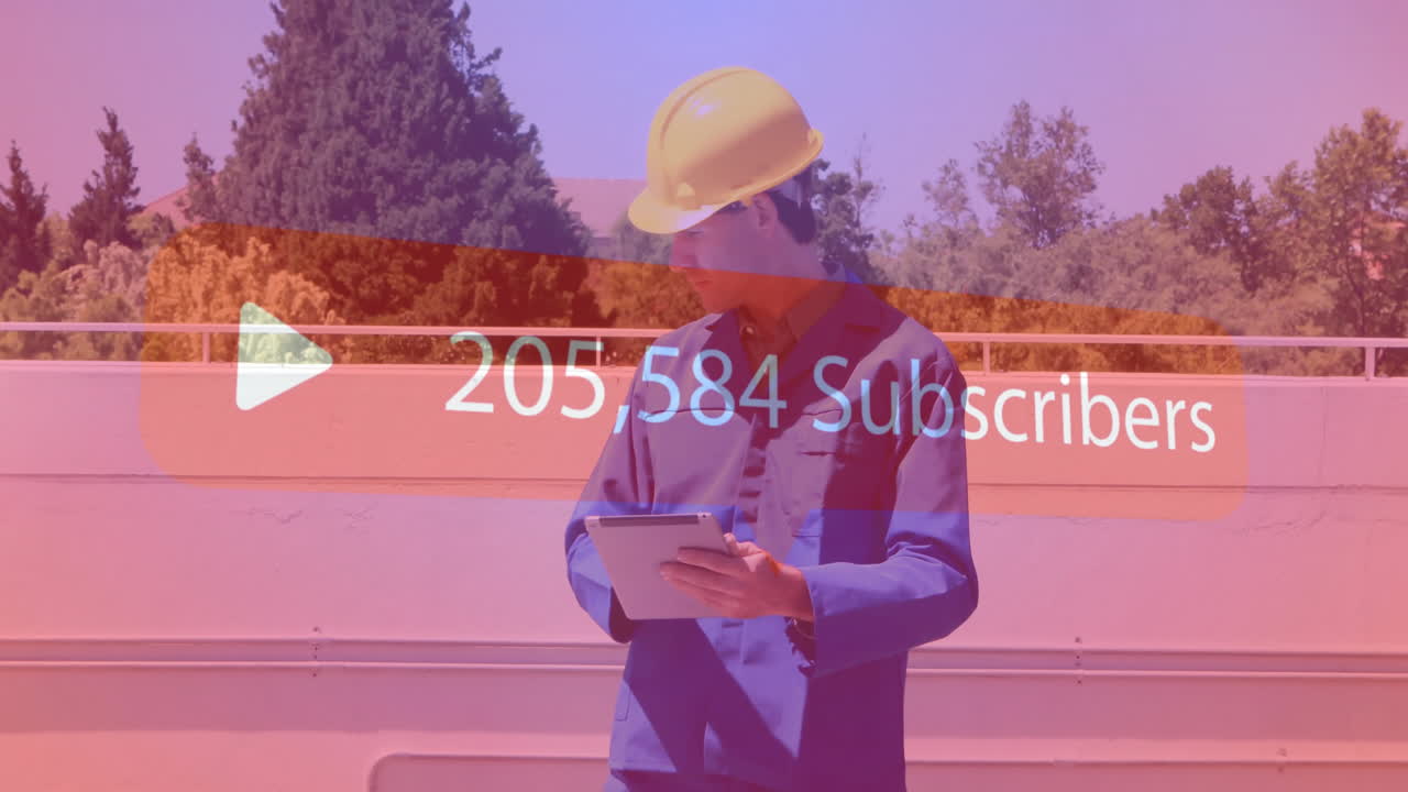 trabajador de la construcción sosteniendo una tableta sobre la animación de conteo de suscriptores