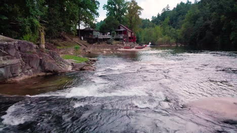 River-running-through-the-Mountains-of-North-Carolina