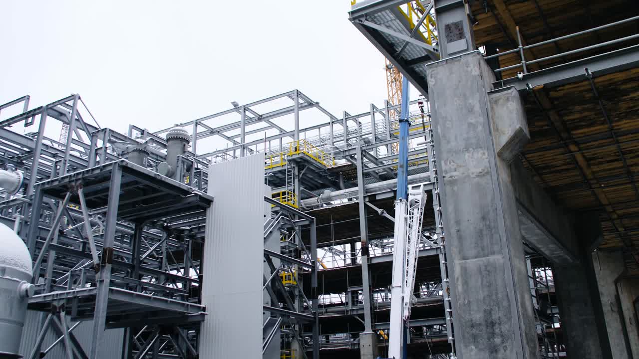 Cantiere industriale in inverno