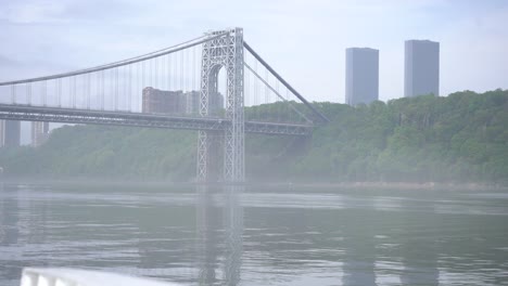 bridge on manhattan in new york city