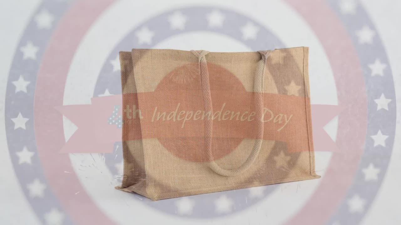 미국  ⁇ 발의 별과 줄무 ⁇  위에 파란 육각형과 독립기념일 텍스트의 애니메이션