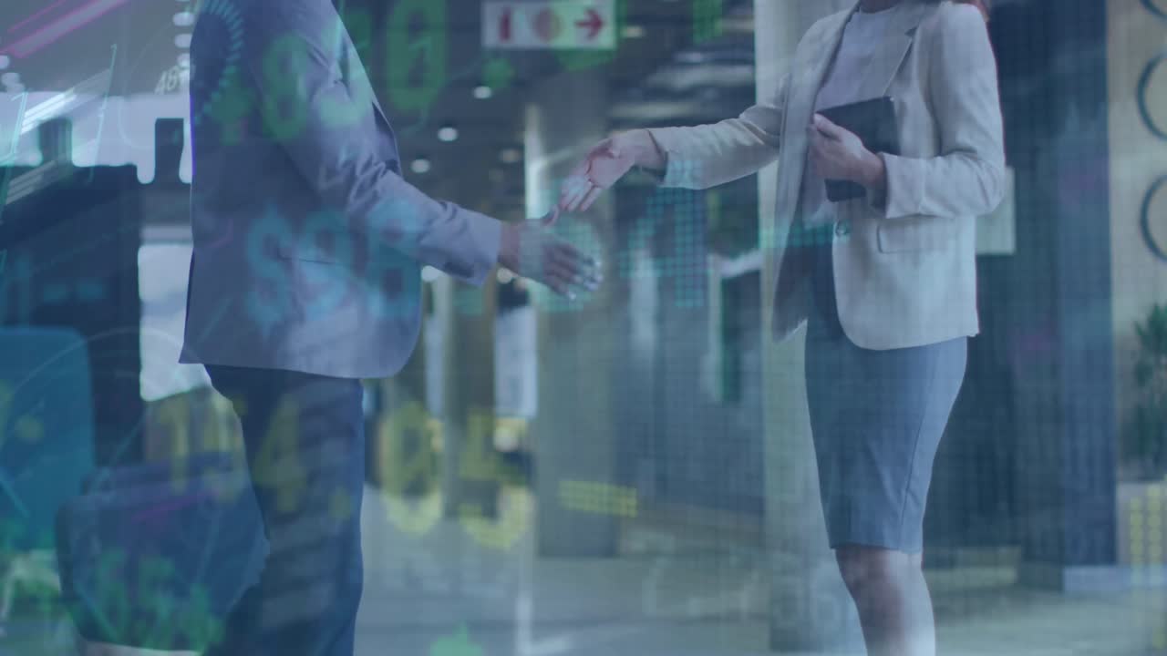 Animación de un tablero de operaciones sobre emprendedores multirraciales estrechando manos en el vestíbulo de una oficina.