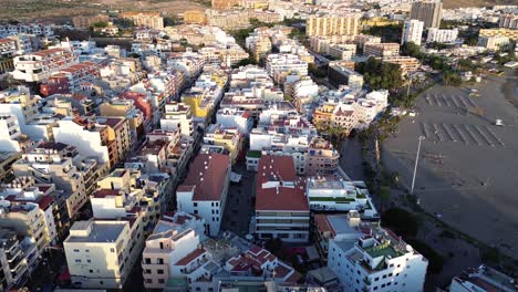 cidade e praia de los cristianos tenerife costa adeje, ilhas canárias espanha drone aéreo