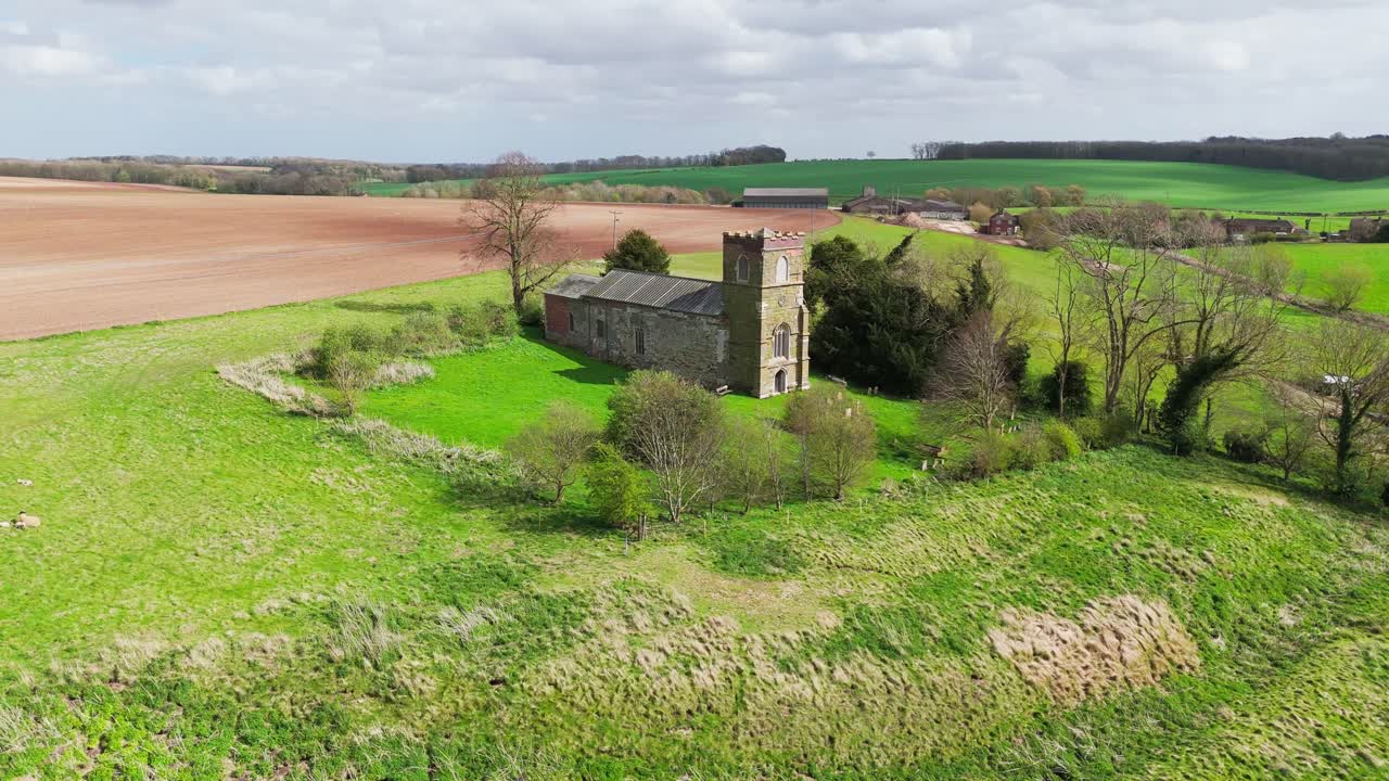 영국 링컨셔의 작은 마을인 버웰 (burwell) 의 드론 영상입니다.