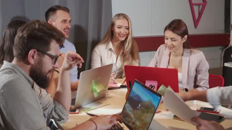 reunión del equipo en curso