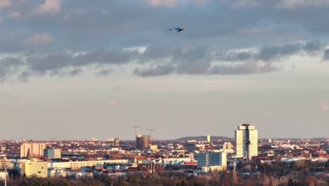 Kite-flying-near-Berlin-at-the-Drachenberg