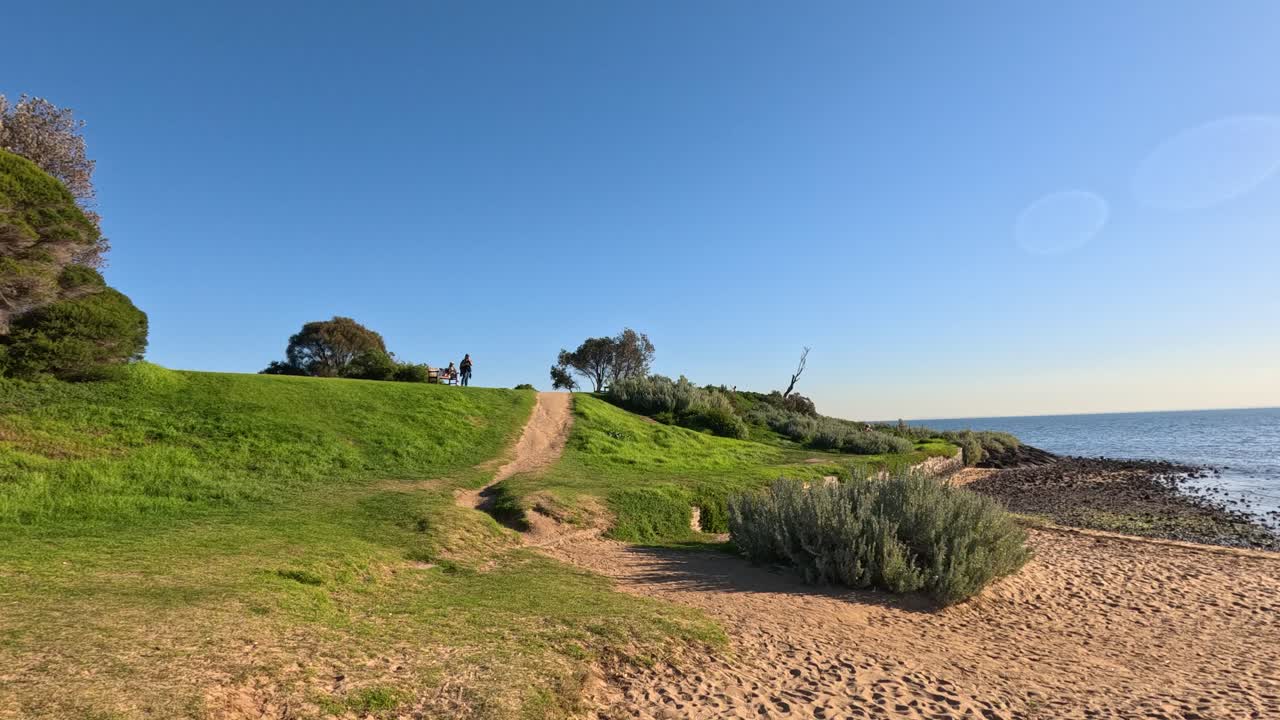 camino que conduce a la costa de brighton beach