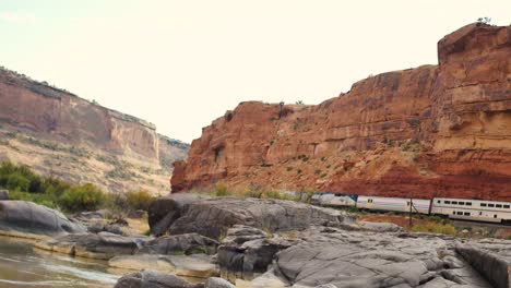 Amtrack-train-passes-through-Black-Canyon-in-Colorado