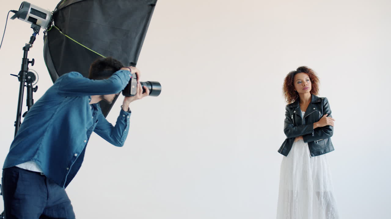sesión de fotografía de moda en el estudio