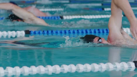 Swimmers-swimming-on-the-pool