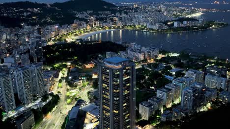 Paisaje-Nocturno-En-La-Playa-De-Botafogo-En-Río-De-Janeiro,-Brasil