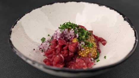 preparación del tartaro de carne de res