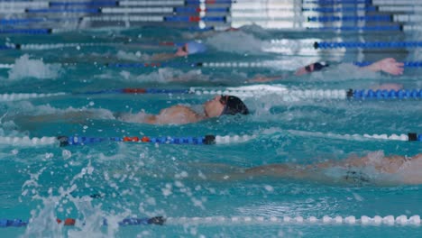 Swimmers-swimming-into-the-pool