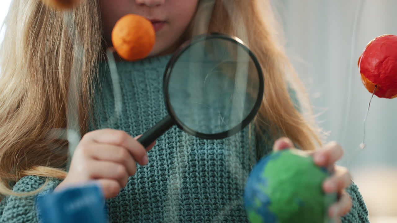 para un niño, una buena educación es el mundo.